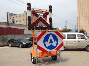 Przyczepa ostrzegawcza LED o ruchu drogowym Solar Arrow